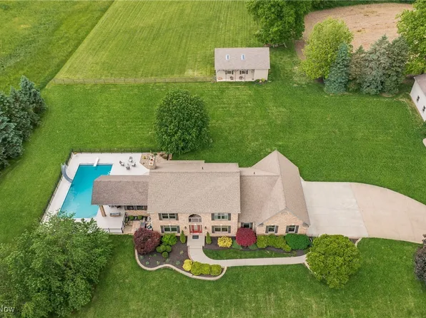 8805 Kepler Ave NW, Canal Fulton, OH 44614