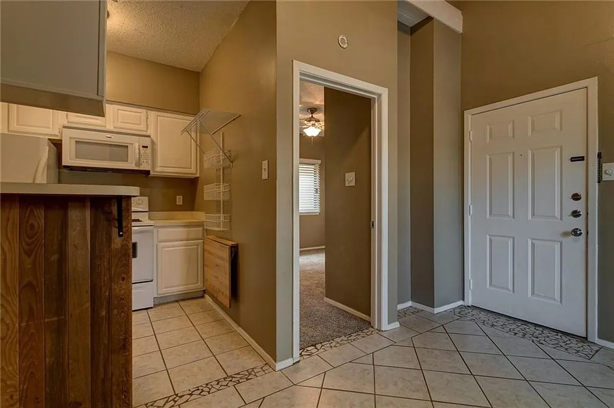 Photo 2 of 21 - 2714 Nueces St #203 - Austin, TX Building Photo - 2714 Nueces St #203