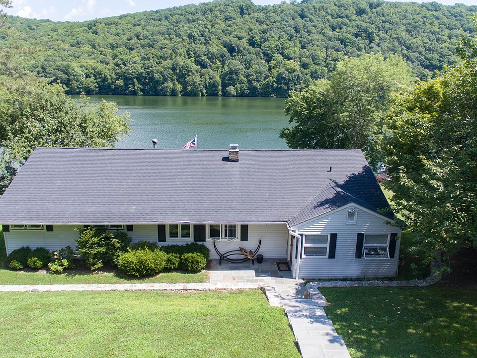 32 Lillinonah Drive