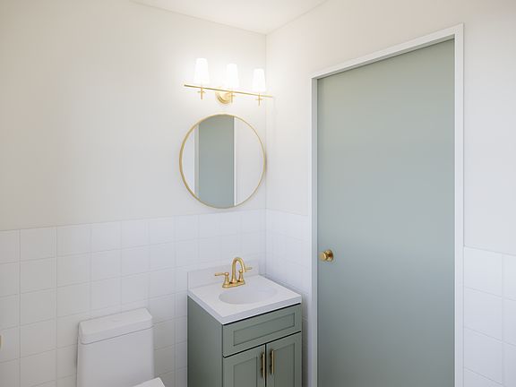 2nd image of 719 E Bayview Blvd #9bdcfda1d