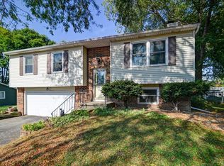 5802 Leanne Ln, Mc Farland, WI 53558