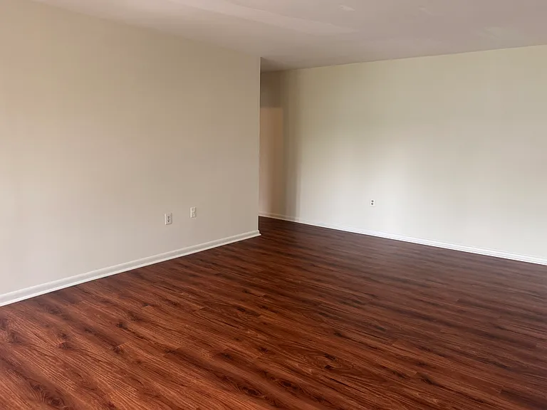 2842 Dover Ln #304 — Photo 11