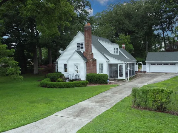 120 E Washington Ave, Watseka, IL 60970