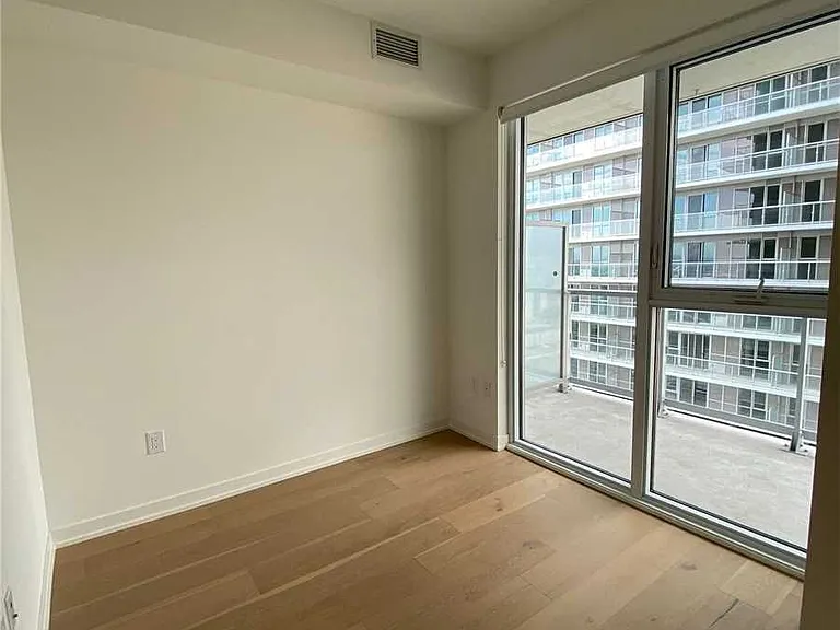 20 Richardson St #1807 — Photo 8
