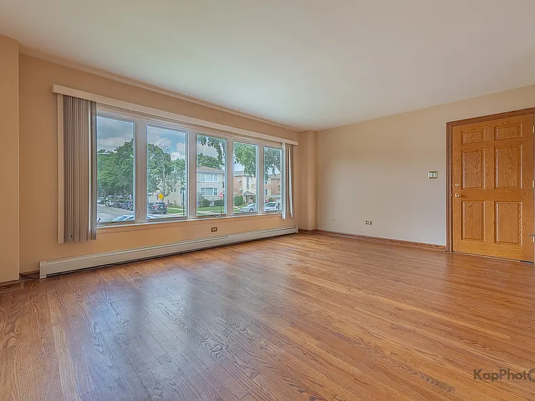8465 W Berwyn Ave #1 — Photo 10