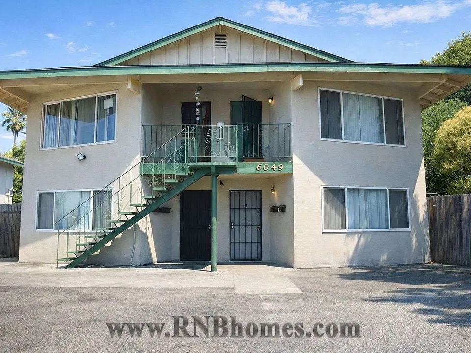 6049 Northcrest Cir #2