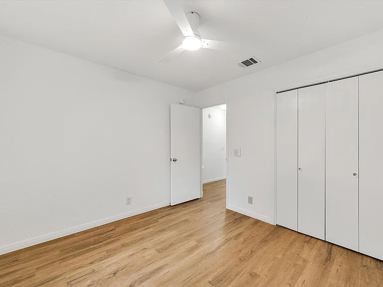 1707 Primrose Ln — Photo 27