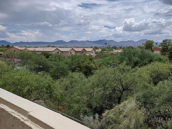 3rd image of 6321 N Barcelona Ct