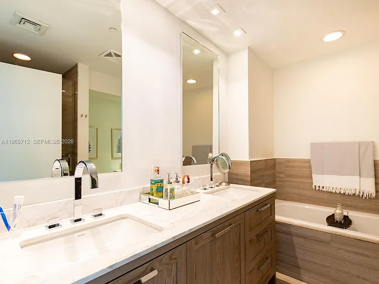 360 Ocean Dr #606S — Photo 29