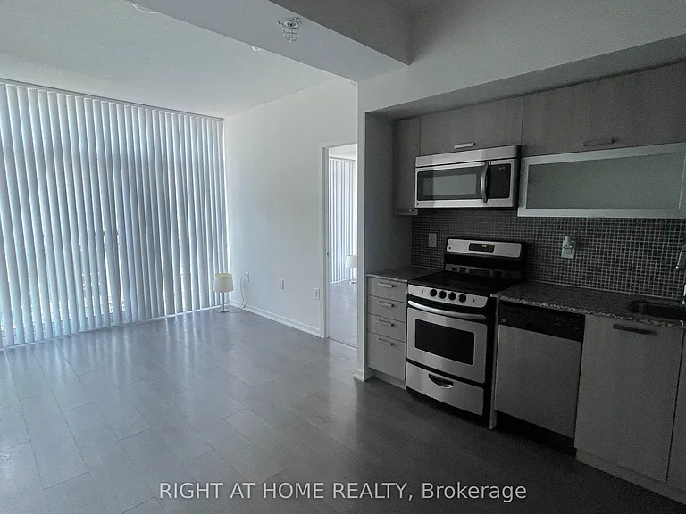 36 Lisgar St #Penthouse 03W — Photo 3