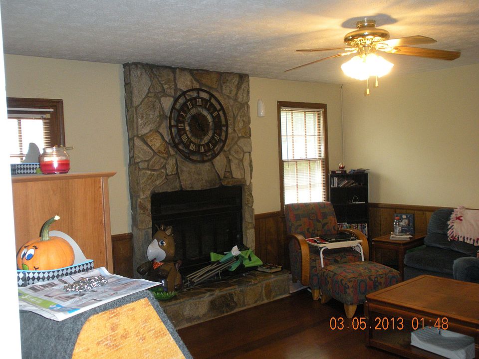 2nd image of 104 E Celestial Dr
