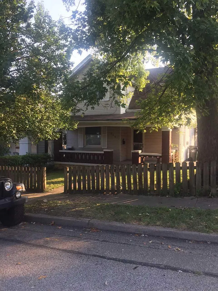 228 Montclair St photo 1