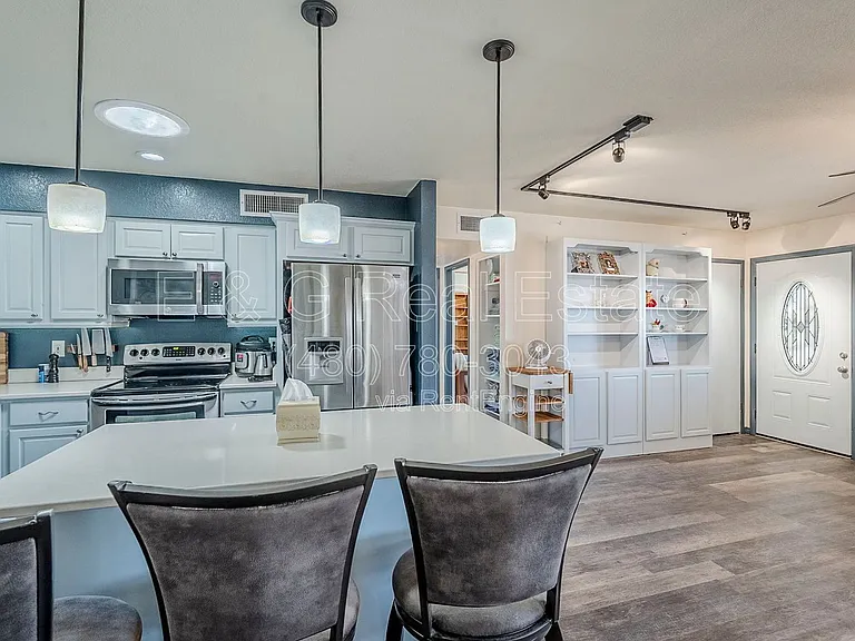 1022 W Apollo Ave — Photo 35
