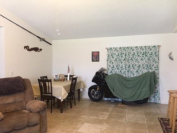 5th image of 1020 SW Versailles Ave