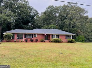 410 Sunset Cir, Forsyth, GA 31029