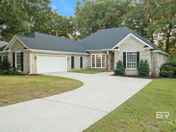 9695 Aspen Cir, Daphne, AL 36527