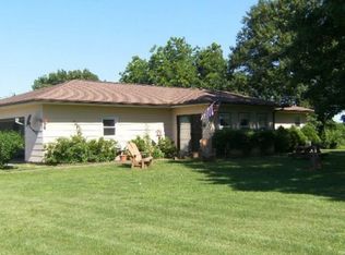 33 N 2500 East Rd, Pana, IL 62557