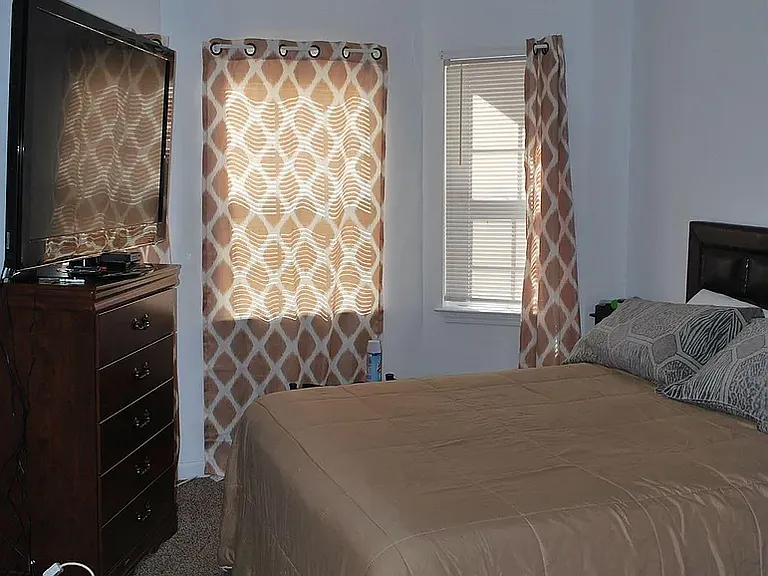209 E Wilson St #1 — Photo 7