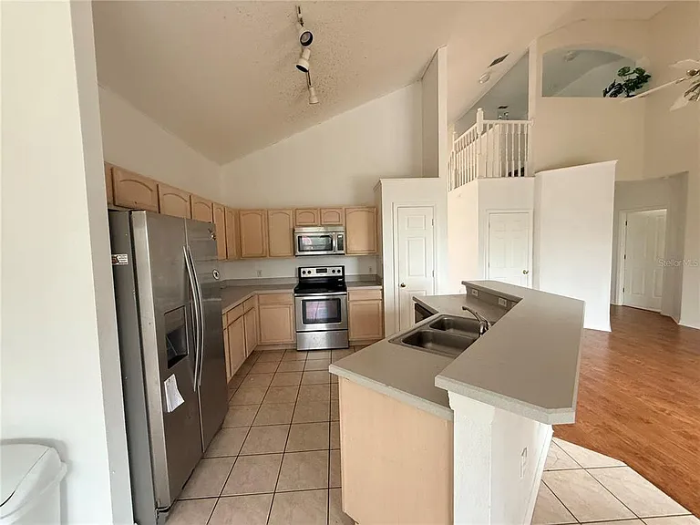 2918 Blooming Alamanda Loop — Photo 3