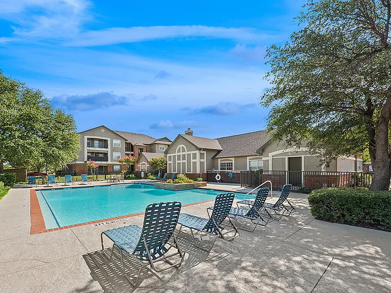 Valley Trails Apartments — Photo 1