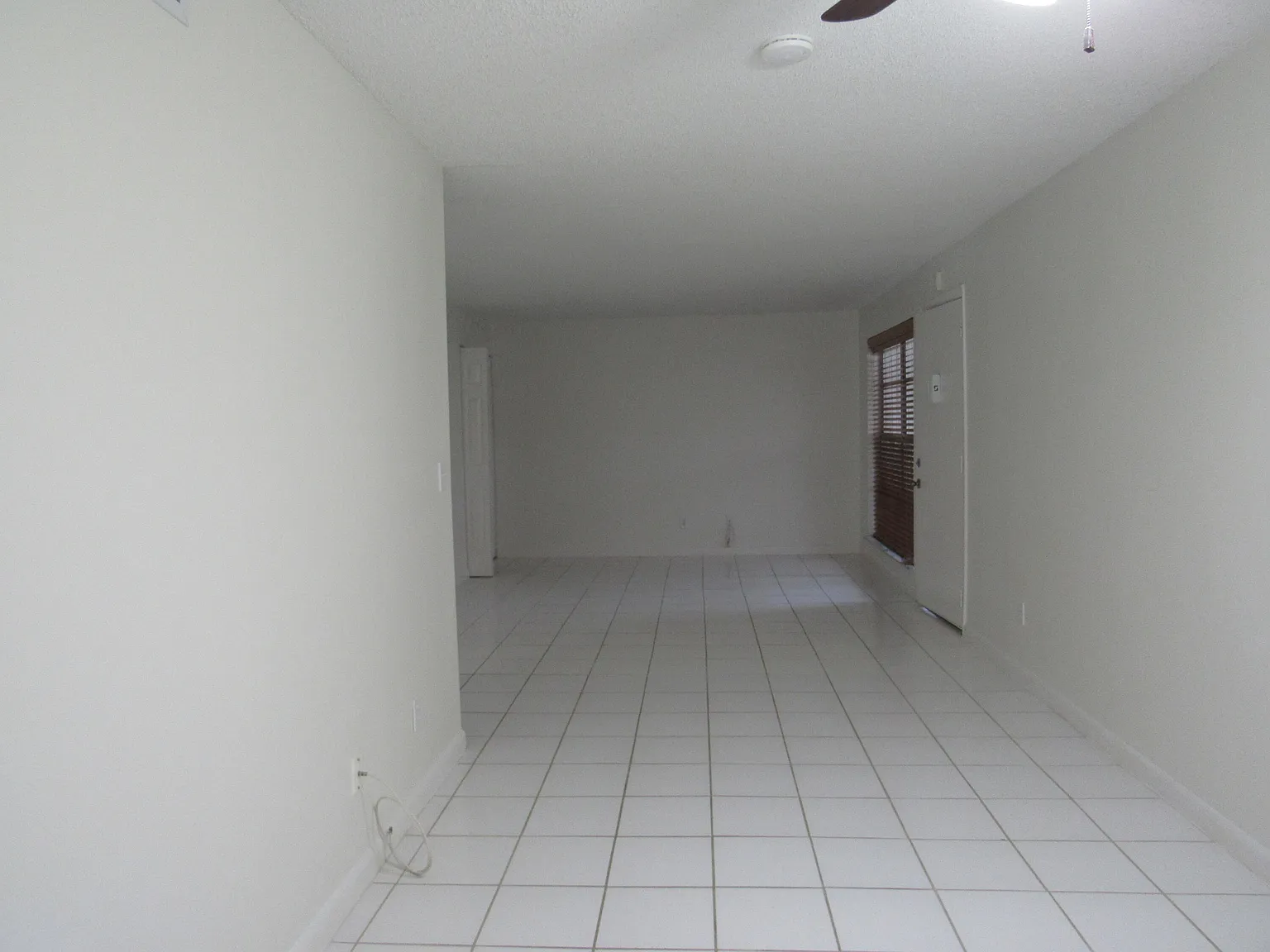 3 bed, 2.0 bath, 1076 sqft, $2,000 — Photo 3