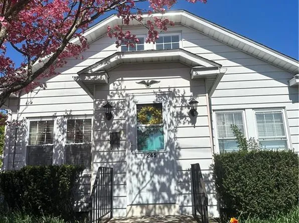 245 Morse Ave, Warwick, RI 02886