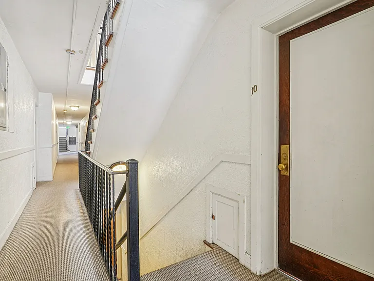Marianne Apartments — Photo 11