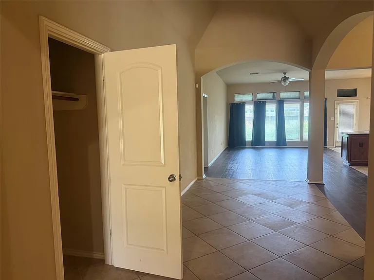 10919 Starling Creek Dr — Photo 7