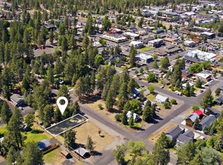243 E Jefferson Ave, Sisters, OR 97759