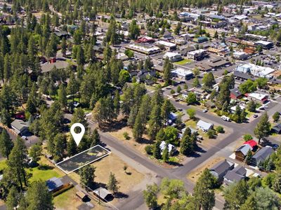 243 E Jefferson Ave, Sisters, OR, 97759