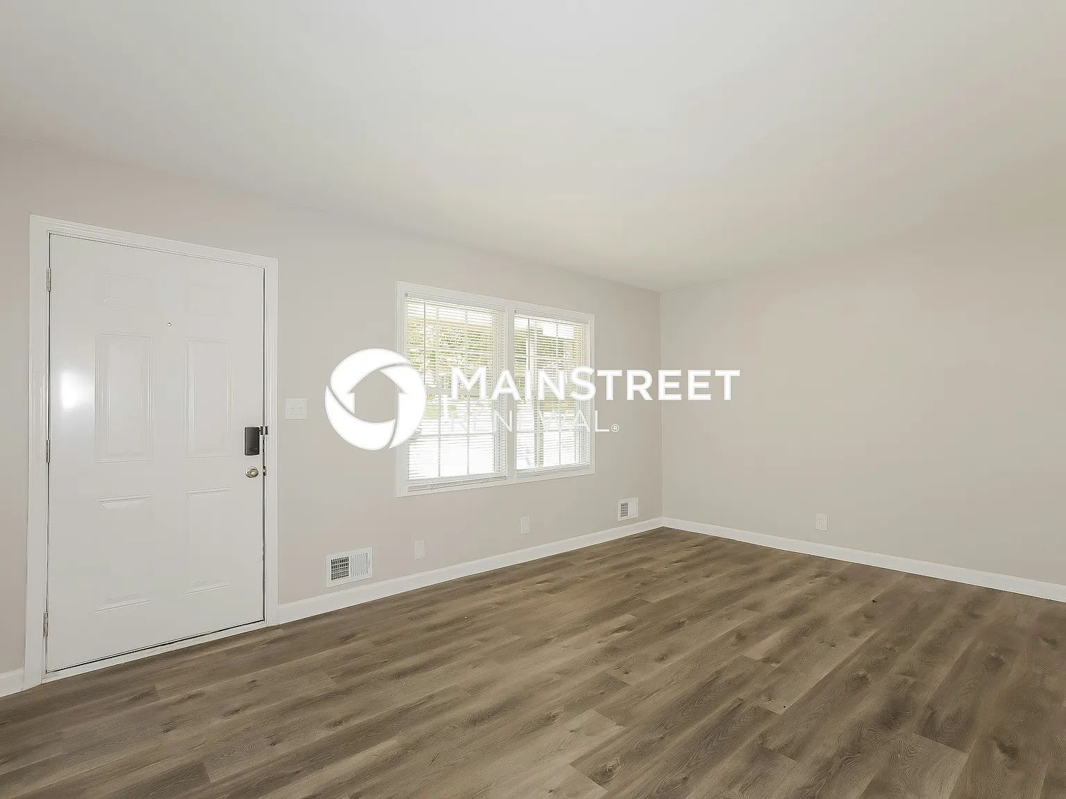 1612 Lamont Ave — Photo 3