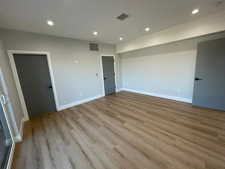 6347 Farmdale Ave — Photo 25