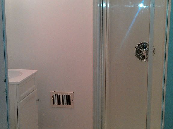 3rd image of 218 Tinkler St