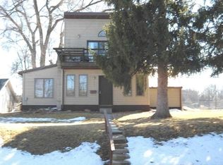 209 Lynn Ave, Baraboo, WI 53913