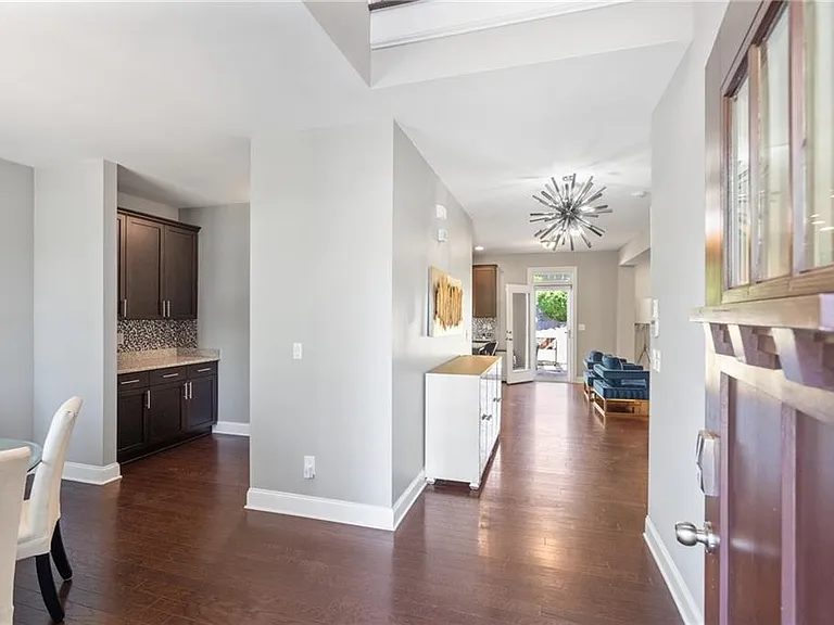 1739 Hollingsworth Blvd NW — Photo 4