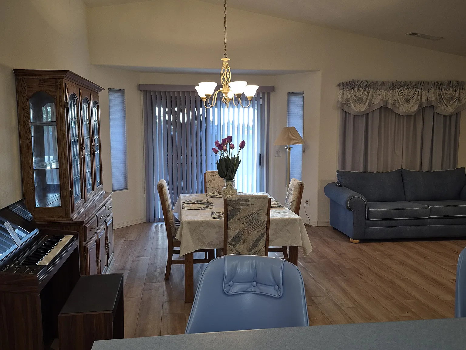 2 bed, 1333 sqft, $3,000 — Photo 4