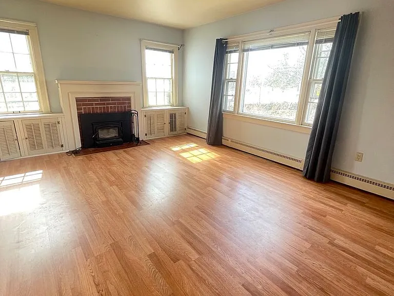 205 Quassaick Ave — Photo 2