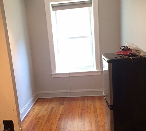 5th image of 2324 N Lincoln Park W APT 1C