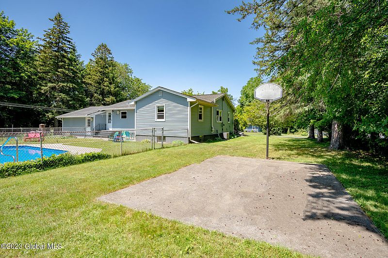 5th image of 31 Meadow Drive