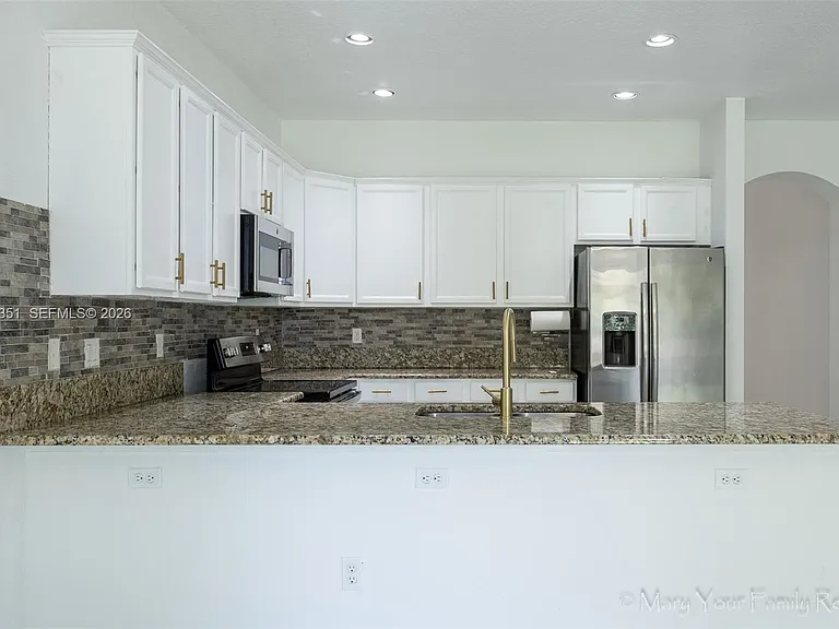 3841 Aspen Leaf Dr — Photo 8