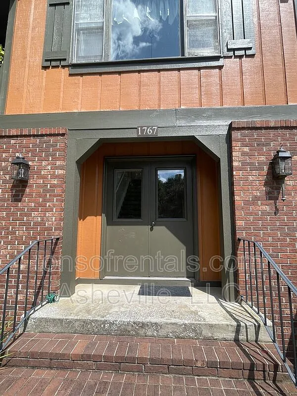 2 bed, 2.0 bath, 1012 sqft, $1,525 — Photo 2