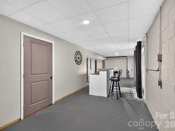 898 Morgan Hill Rd, Black Mtn, NC 28711
