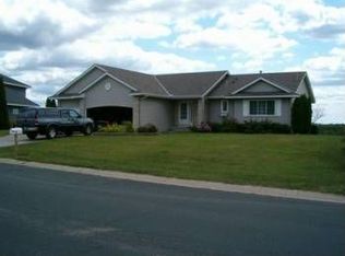 2556 Nemitz Ave E, Maplewood, MN 55119