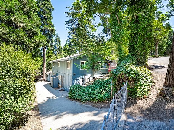 3rd image of 771 Woodland Rd