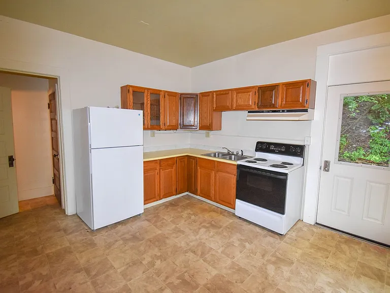 155 N Fairview St — Photo 13