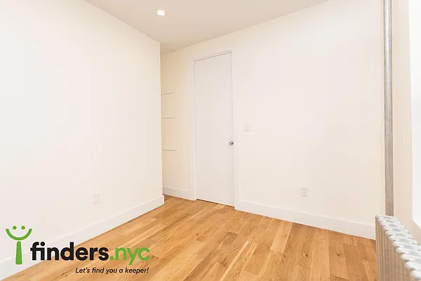 Rented by Clove Realty LLC | media 14