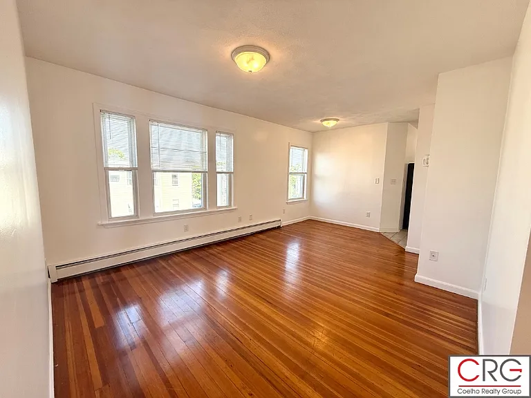 8 Pearl St #3 — Photo 10