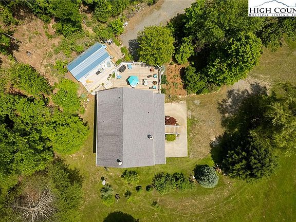 4th image of 624 Wildcat Ridge Rd