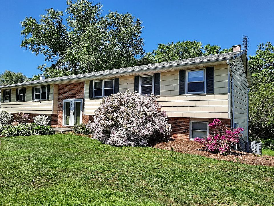 1st image of 1607 Thornwood Ct