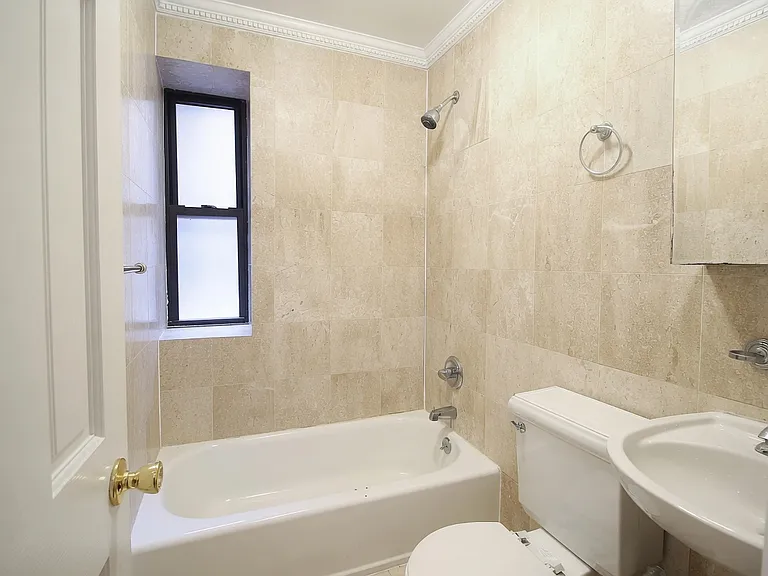 25 Cornelia St #21 — Photo 4